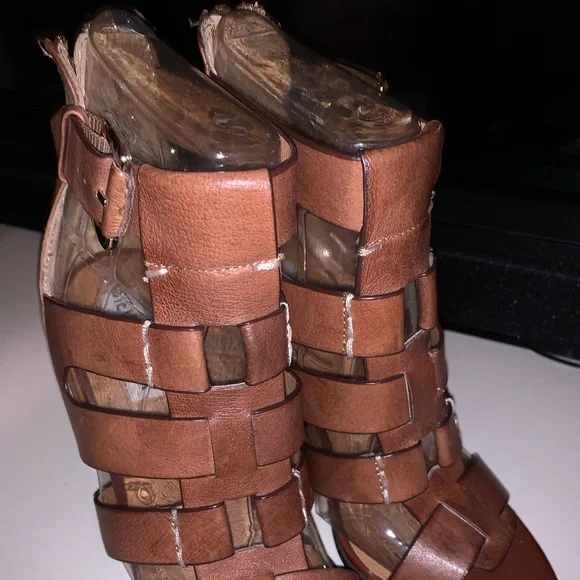 Steve Madden - Picture 2 of 3